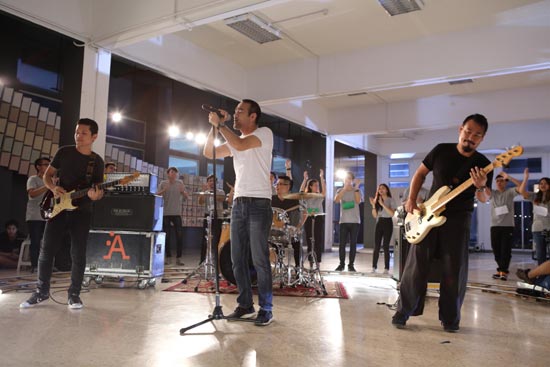 ป้าง นครินทร์ MV เพลง คนมีเสน่ห์ ป้าง นครินทร์ MV เพลง คนมีเสน่ห์