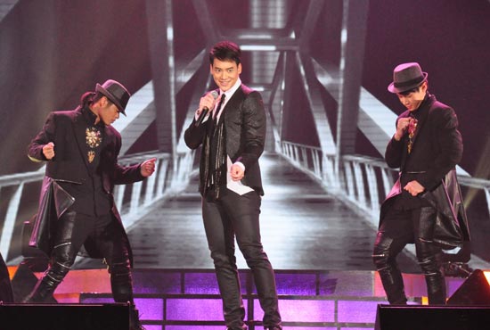 บี้ สุกฤษฎิ์ Love 10 ปีไม่มีหยุด บี้ สุกฤษฎิ์ Love 10 ปีไม่มีหยุด