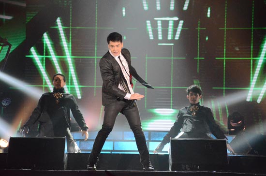 บี้ สุกฤษฎิ์ Love 10 ปีไม่มีหยุด บี้ สุกฤษฎิ์ Love 10 ปีไม่มีหยุด