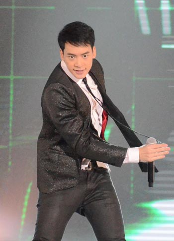 บี้ สุกฤษฎิ์ Love 10 ปีไม่มีหยุด บี้ สุกฤษฎิ์ Love 10 ปีไม่มีหยุด