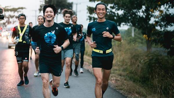 ก้าวคนละก้าว ก้าวคนละก้าว