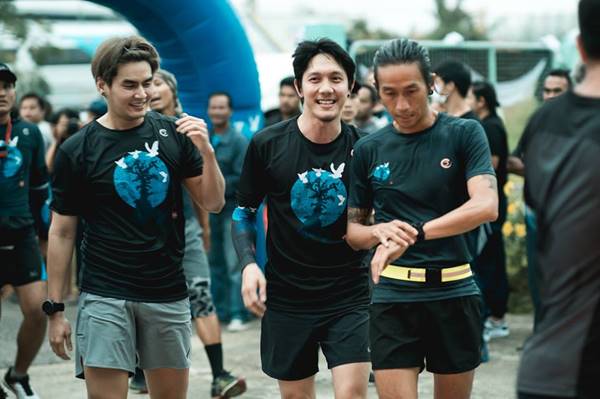 ก้าวคนละก้าว ก้าวคนละก้าว