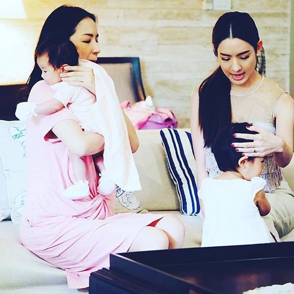 แอฟ ทักษอร จูงมือ น้องปีใหม่ ไปเยี่ยม น้องพิพิม ลูกแม่ต่าย น่ารักมาก แอฟ ทักษอร จูงมือ น้องปีใหม่ ไปเยี่ยม น้องพิพิม ลูกแม่ต่าย น่ารักมาก