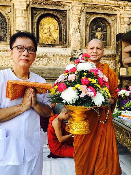 สุรชัย สมบัติเจริญ สุรชัย สมบัติเจริญ