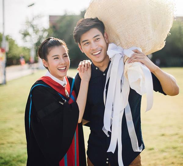 เอสเธอร์ สุปรีย์ลีลา เอสเธอร์ สุปรีย์ลีลา