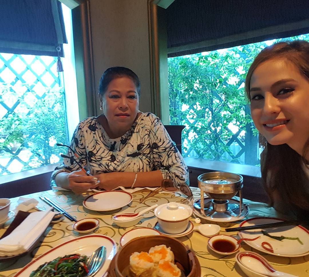 แม่ ขวัญ อุษามณี แม่ ขวัญ อุษามณี