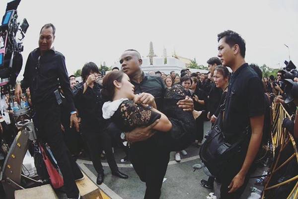 รัศมีแข รัศมีแข