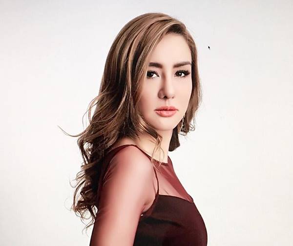 นิโคล เทริโอ นิโคล เทริโอ