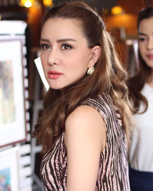 นิโคล เทริโอ นิโคล เทริโอ