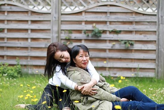 จูน กอปรบุญ น้องสาววีเจจ๋า จูน กอปรบุญ น้องสาววีเจจ๋า