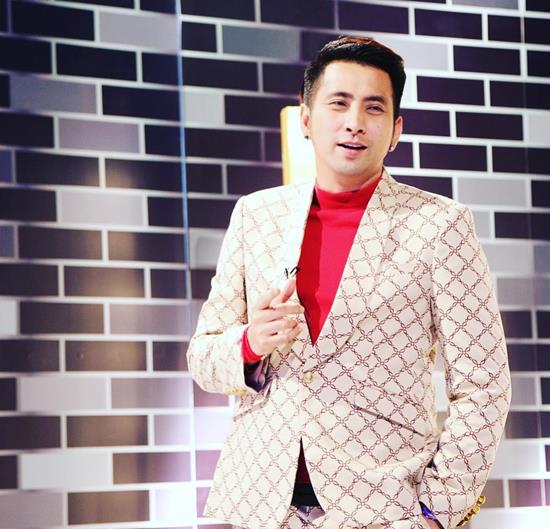 บอล เชิญยิ้ม บอล เชิญยิ้ม