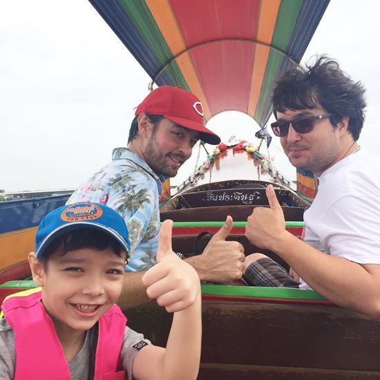 ฮิวโก้ ฮาน่า และลูก ๆ ล่องเรือเที่ยว ฮิวโก้ ฮาน่า และลูก ๆ ล่องเรือเที่ยว