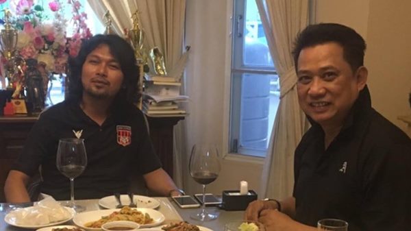 เสก โลโซ เจอแฟนคลับถล่ม เหตุลงภาพคู่ กี้ อริสมันต์ เสก โลโซ เจอแฟนคลับถล่ม เหตุลงภาพคู่ กี้ อริสมันต์