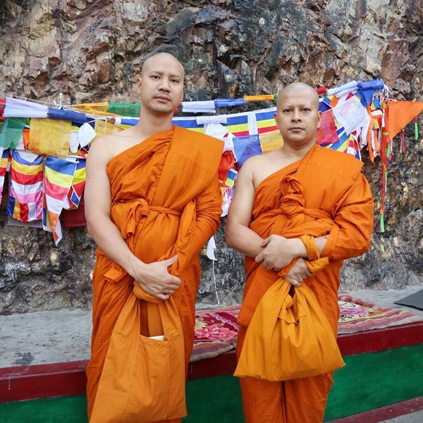 น็อต วรฤทธิ์ ทีน สราวุฒิ บวช น็อต วรฤทธิ์ ทีน สราวุฒิ บวช