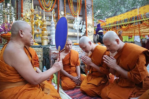 น็อต วรฤทธิ์ ทีน สราวุฒิ บวช น็อต วรฤทธิ์ ทีน สราวุฒิ บวช