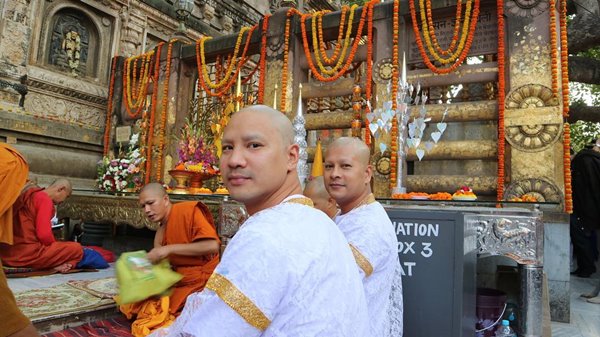 น็อต วรฤทธิ์ ทีน สราวุฒิ บวช น็อต วรฤทธิ์ ทีน สราวุฒิ บวช