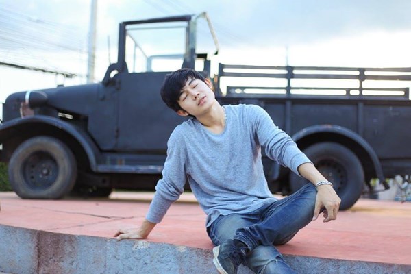 พ่อค้ากุยช่ายหล่อ พ่อค้ากุยช่ายหล่อ