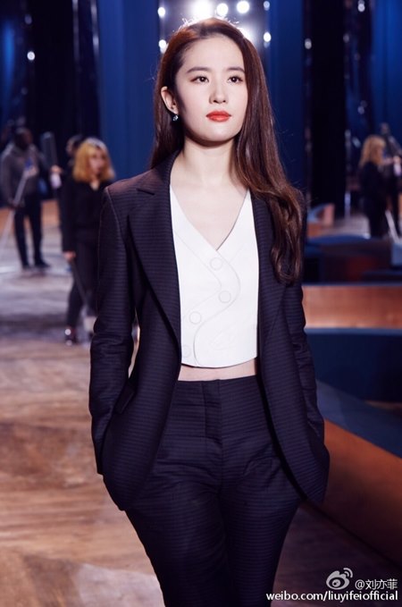 สาวจีนศัลยกรรมใบหน้าให้คล้าย หลิว อี้เฟย สาวจีนศัลยกรรมใบหน้าให้คล้าย หลิว อี้เฟย