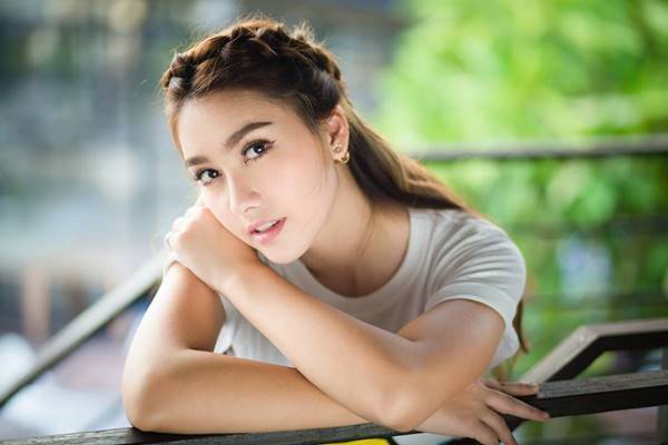 ฮาน่า ลีวิส ฮาน่า ลีวิส