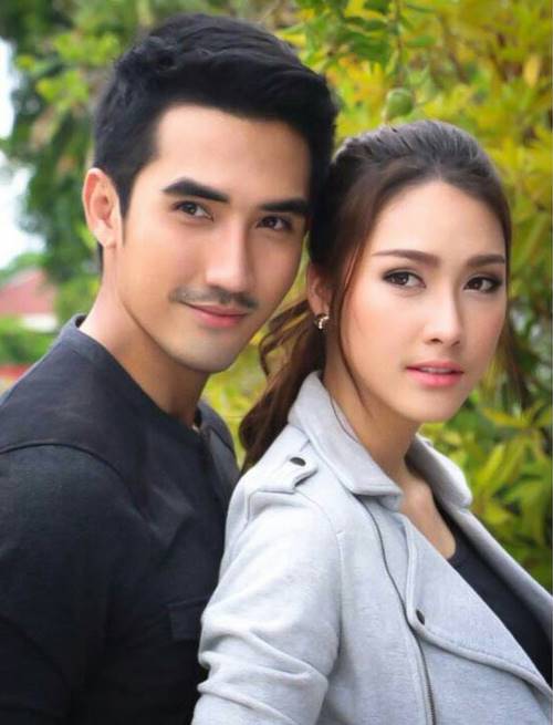 ฮาน่า ลีวิส ฮาน่า ลีวิส