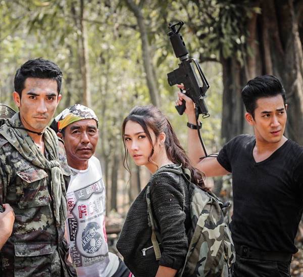 ฮาน่า ลีวิส ฮาน่า ลีวิส