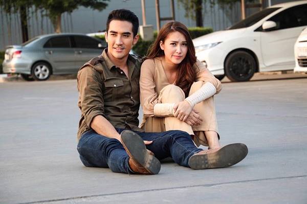 ฮาน่า ลีวิส ฮาน่า ลีวิส