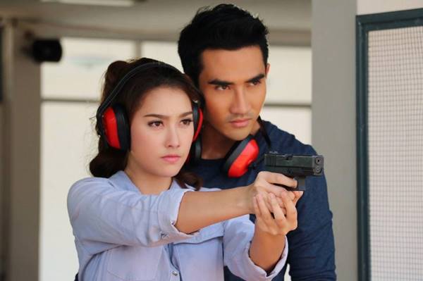 ฮาน่า ลีวิส ฮาน่า ลีวิส