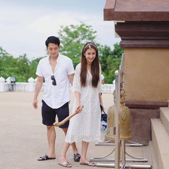 เนย โชติกา ไฮโซอาร์ม เนย โชติกา ไฮโซอาร์ม