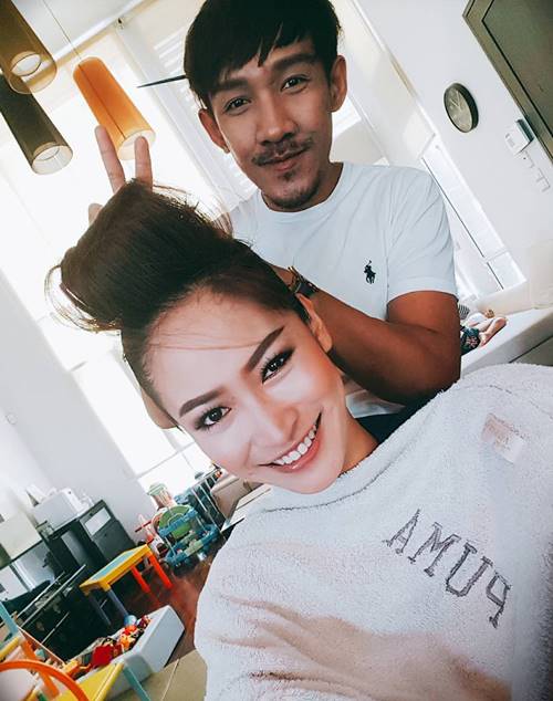 พลอย พลอยพรรณ พลอย พลอยพรรณ