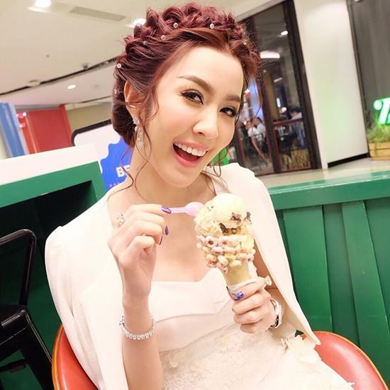 ม่านฟ้า อรปภัตร จันทรสาขา ม่านฟ้า อรปภัตร จันทรสาขา