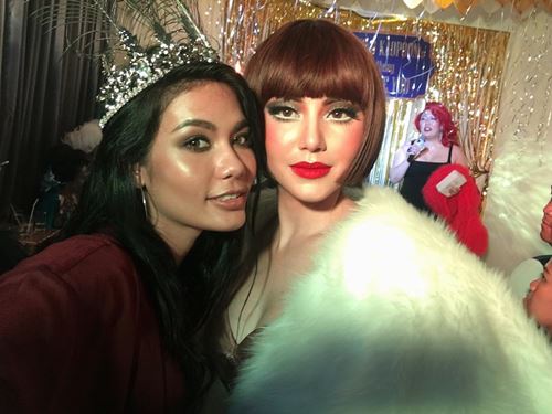 ใหม่ ใบเฟิร์น ใหม่ ใบเฟิร์น