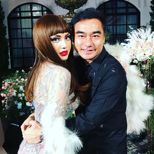 ใหม่ ใบเฟิร์น ใหม่ ใบเฟิร์น