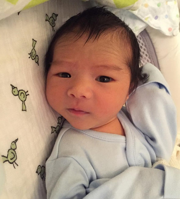 น้องดีแลน ลูกชายแม่ลีเดีย พ่อแมทธิว ลืมตาแล้วฮับ น่ารักน่าเอ็นดู น้องดีแลน ลูกชายแม่ลีเดีย พ่อแมทธิว ลืมตาแล้วฮับ น่ารักน่าเอ็นดู