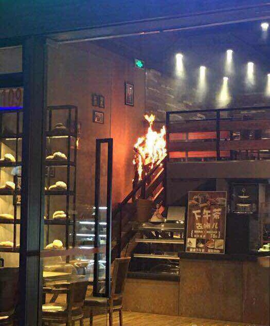 ช็อก นักร้องเกิร์ลกรุ๊ป SNH48 ถูกย่างสดกลางร้านอาหาร อาการสาหัส