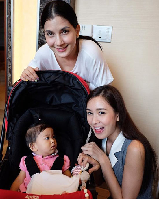 แก๊งคุณแม่คนสวย ร่วมมีทติ้ง เยี่ยมน้องกาย่า-น้องนาราดา แฮปปี้สุด ๆ