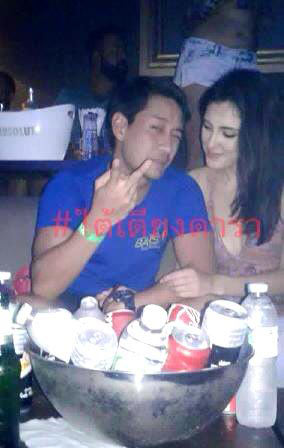 ส่องภาพ Elena สาวฝรั่งสุดแซ่บ ว่าที่หวานใจคนใหม่ ป้อง ณวัฒน์ ? ส่องภาพ Elena สาวฝรั่งสุดแซ่บ ว่าที่หวานใจคนใหม่ ป้อง ณวัฒน์ ?