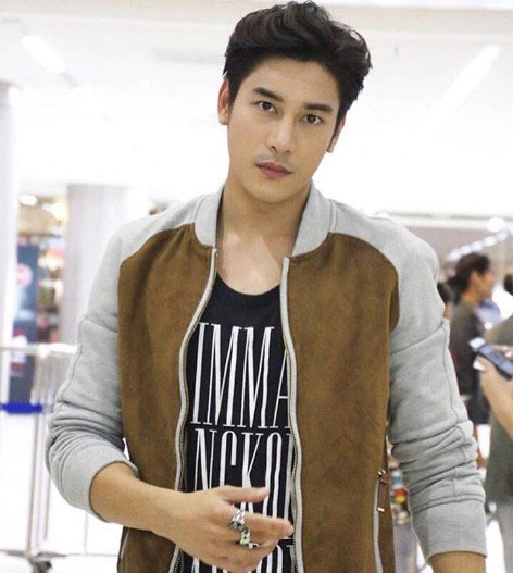 เคน ภูภูมิ รับดูใจ เอสเธอร์ กั๊กเรียกแฟน ปัดเฝ้ากองถ่ายเพราะหึง ฌอห์น จินดาโชติ เคน ภูภูมิ รับดูใจ เอสเธอร์ กั๊กเรียกแฟน ปัดเฝ้ากองถ่ายเพราะหึง ฌอห์น จินดาโชติ