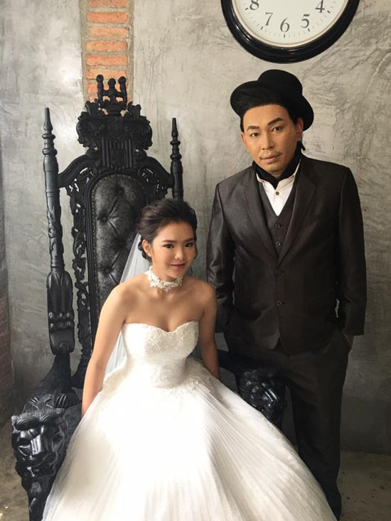 เก่ง ลายพราง เมคอัพกลบรอยสัก ถ่ายภาพวิวาห์ภรรยารอบ 2 เก่ง ลายพราง เมคอัพกลบรอยสัก ถ่ายภาพวิวาห์ภรรยารอบ 2