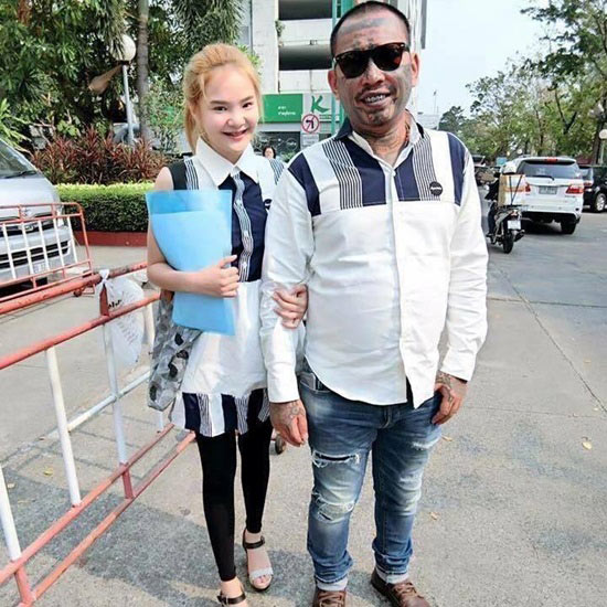 เก่ง ลายพราง เมคอัพกลบรอยสัก ถ่ายภาพวิวาห์ภรรยารอบ 2 เก่ง ลายพราง เมคอัพกลบรอยสัก ถ่ายภาพวิวาห์ภรรยารอบ 2