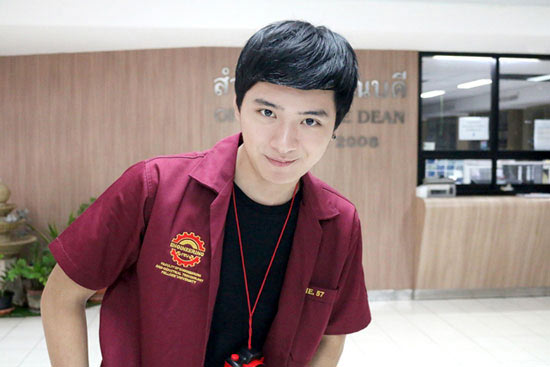 คริส พีรวัส ประวัติ พี่ว้ากหน้าใส นักแสดง Sotus The Series คริส พีรวัส ประวัติ พี่ว้ากหน้าใส นักแสดง Sotus The Series