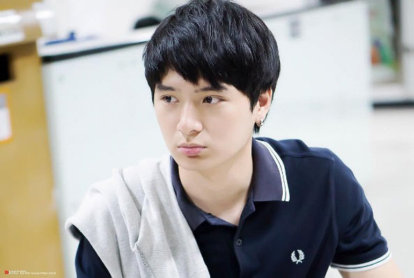 คริส พีรวัส ประวัติ พี่ว้ากหน้าใส นักแสดง Sotus The Series คริส พีรวัส ประวัติ พี่ว้ากหน้าใส นักแสดง Sotus The Series