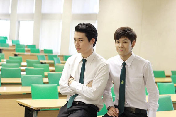 คริส พีรวัส ประวัติ พี่ว้ากหน้าใส นักแสดง Sotus The Series คริส พีรวัส ประวัติ พี่ว้ากหน้าใส นักแสดง Sotus The Series