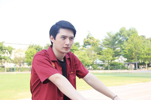 คริส พีรวัส ประวัติ พี่ว้ากหน้าใส นักแสดง Sotus The Series คริส พีรวัส ประวัติ พี่ว้ากหน้าใส นักแสดง Sotus The Series