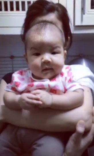 คลิปอบอุ่นหัวใจ ปอ ทฤษฎี คุยเล่นกับลูกสาวตัวน้อย น้องมะลิ คลิปอบอุ่นหัวใจ ปอ ทฤษฎี คุยเล่นกับลูกสาวตัวน้อย น้องมะลิ