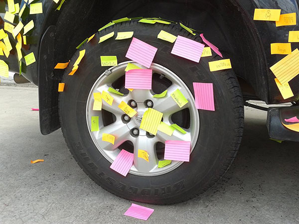 นักเรียนแปะโพสต์อิท อวยพรวันเกิดอาจารย์ ทำจากใจ ไม่ได้แกล้งครูนะคะ ! นักเรียนแปะโพสต์อิท อวยพรวันเกิดอาจารย์ ทำจากใจ ไม่ได้แกล้งครูนะคะ !