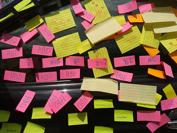 นักเรียนแปะโพสต์อิท อวยพรวันเกิดอาจารย์ ทำจากใจ ไม่ได้แกล้งครูนะคะ ! นักเรียนแปะโพสต์อิท อวยพรวันเกิดอาจารย์ ทำจากใจ ไม่ได้แกล้งครูนะคะ !