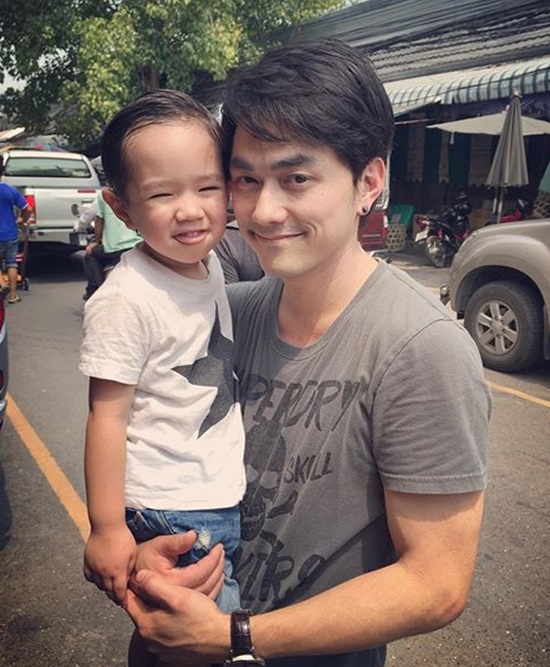 ราฟฟี่ ธนัชชา หรือ ราฟฟี่-แนนซี่ 10 ปีผ่านไป หล่อใสไม่มีเปลี่ยน