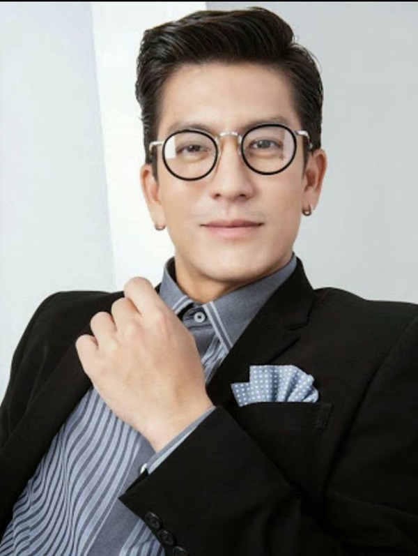 ติ๊ก เจษฎาภรณ์ ทรงผม