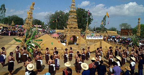 งานกองข้าวเกาะลอย ศรีราชา 2559 งานกองข้าวเกาะลอย ศรีราชา 2559