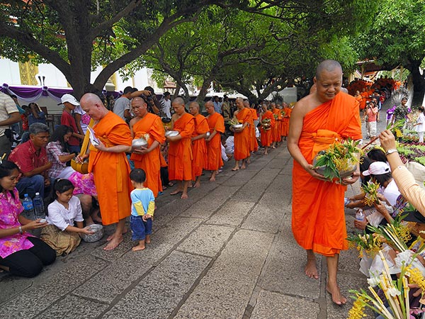 เที่ยวเข้าพรรษาภาคกลาง เที่ยวเข้าพรรษาภาคกลาง